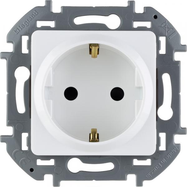 Legrand INSPIRIA Белый Розетка 1-местная с заземляющими контактами со шторками IP20 скрытая установка 673730